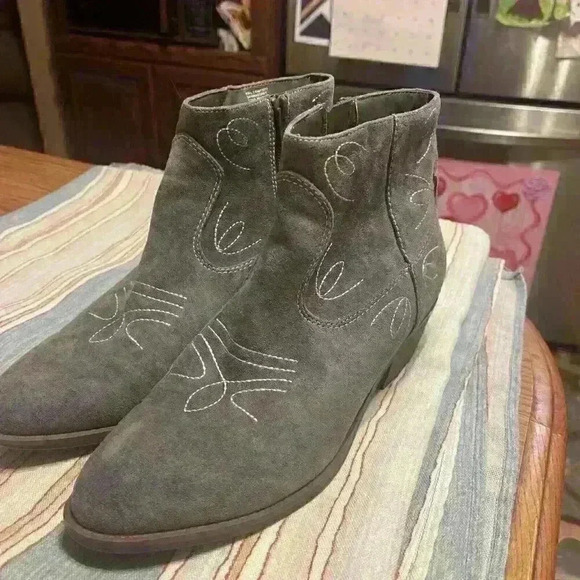 Sonoma Ankle Boot Women’s Size 10 Gray Embroidered Western - Picture 1 of 6